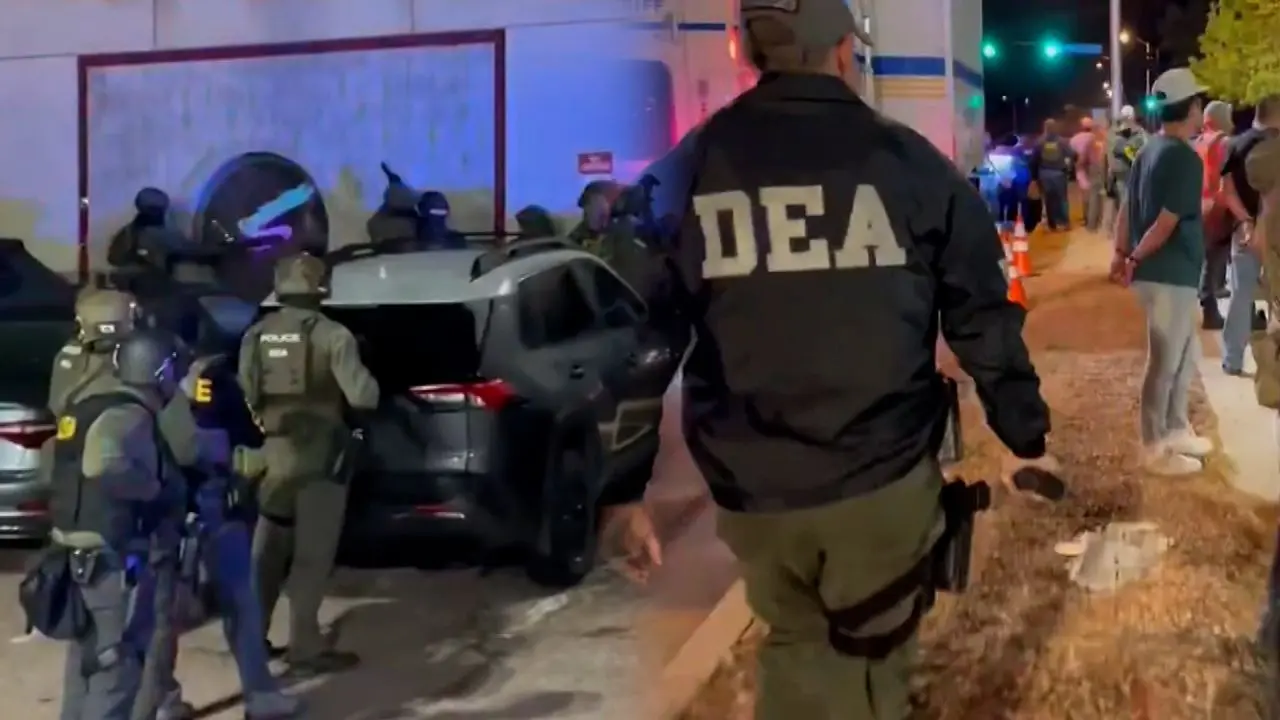 Más de 150 migrantes de México y Centroamérica detenidos en un operativo de ICE en Florida