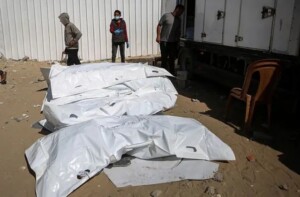 Israel devuelve a Gaza 54 cuerpos palestinos y 66 cajas con restos humanos y órganos