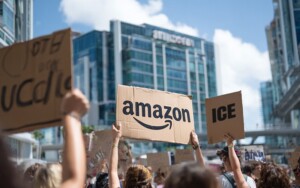 Sindicatos recopilan 650.000 firmas para exigir a Amazon que corte contratos con ICE