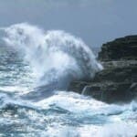 Meteorología mantiene advertencia sobre oleaje anormal en el Atlántico y el Caribe