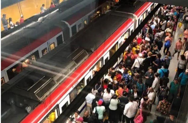Incidente en el Metro: mujer queda atrapada en estación Los Taínos