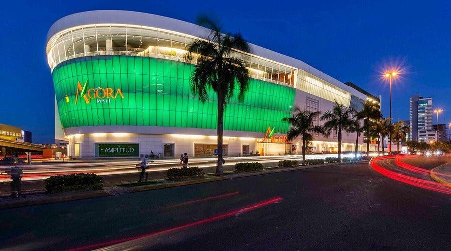 Mujer muere tras caer del cuarto nivel de Ágora Mall