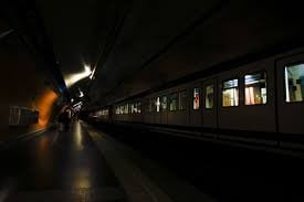 Evacúan pasajeros del Metro en Centro de los Héroes por apagón