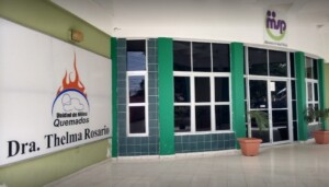 Abandonan niña con quemaduras graves en hospital de Santiago