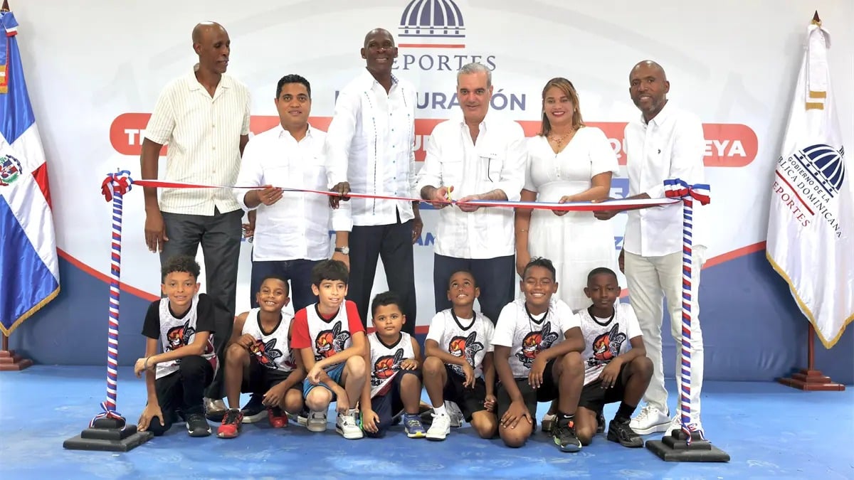 Presidente Abinader cumple promesa con Al Horford y Quisqueya al entregar techado La Tribu