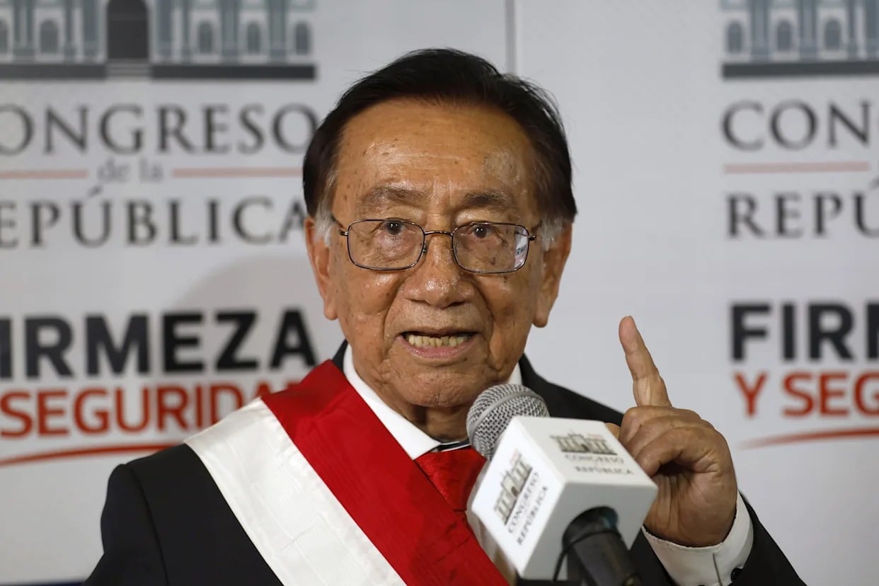 Las polémicas e imputaciones del nuevo presidente de Perú: prevaricato, fraude y estafa