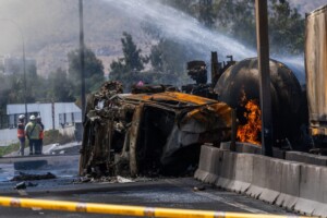 Cuatro fallecidos y 17 heridos en Chile tras explosión de camión con gas
