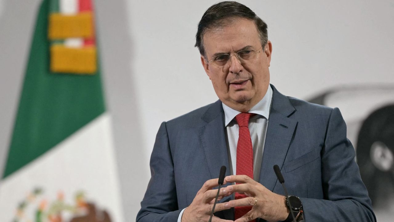 Secretario de Economía mexicano pide «sangre fría» ante nuevo arancel anunciado por Trump