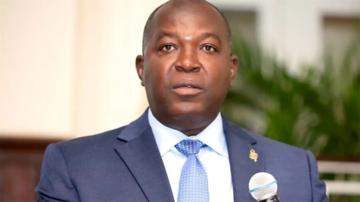 EE.UU. busca revocar la ciudadanía a exalcalde haitiano acusado de fraude migratorio