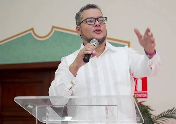 De activista anticorrupción a funcionario cuestionado: La metamorfosis de Hecmilio Galván