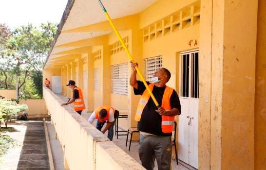 Contraloría revisará 8,000 expedientes por mantenimiento de escuelas