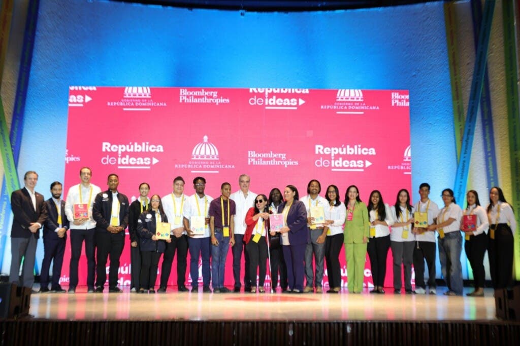 Seis proyectos innovadores reciben premios de la 'Expo Nacional República de Ideas' en RD