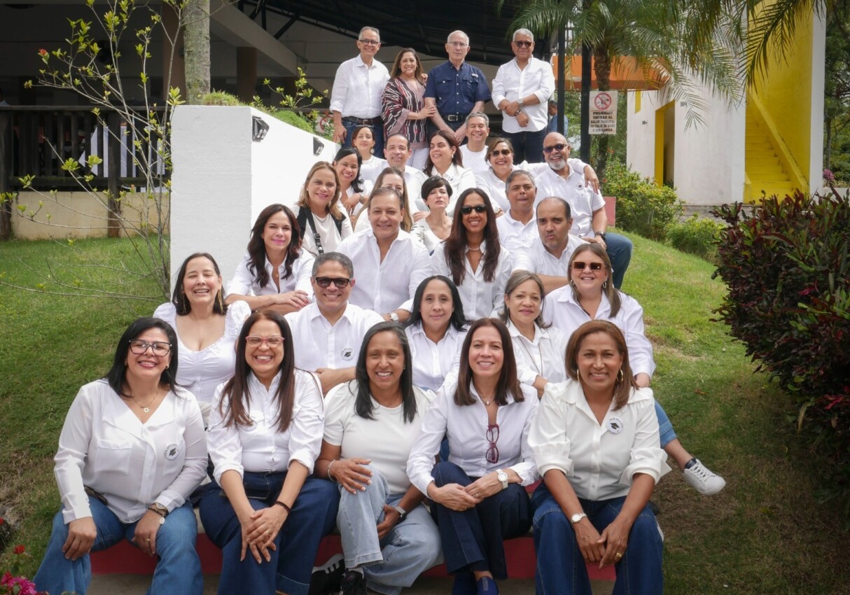 Promoción de Derecho 1996 de la PUCMM celebra 30 años de graduados en La Vega