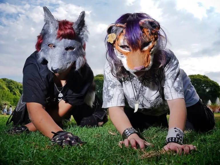 La comunidad therian, integrada por personas que se identifican espiritual o psicológicamente con animales, vuelve a estar en el centro del debate