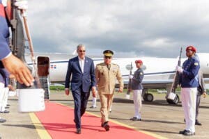 Abinader regresa tras concluir agenda en Dubái