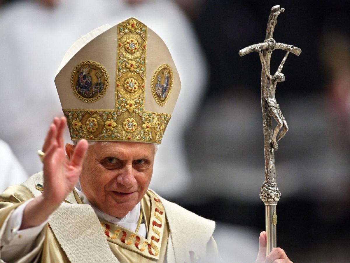 Son participios: bendito y maldito