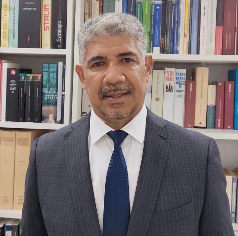 Alberto Tavárez denuncia que el Intrant discrimina a conductores mayores de 65 años al limitar la renovación de licencias