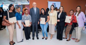 Cincuenta empresas realizan feria empleos