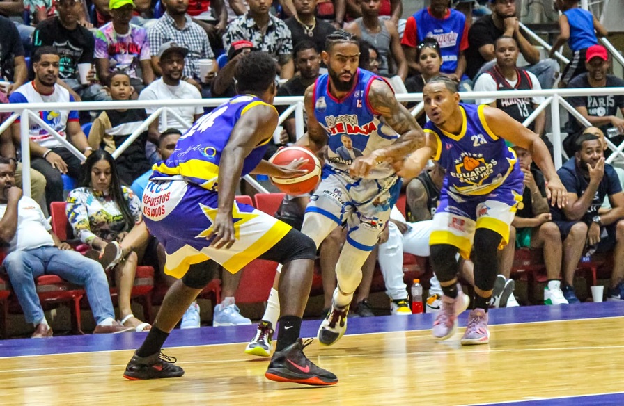 Gustavo y Correcaminos vencen en semis Puerto Plata