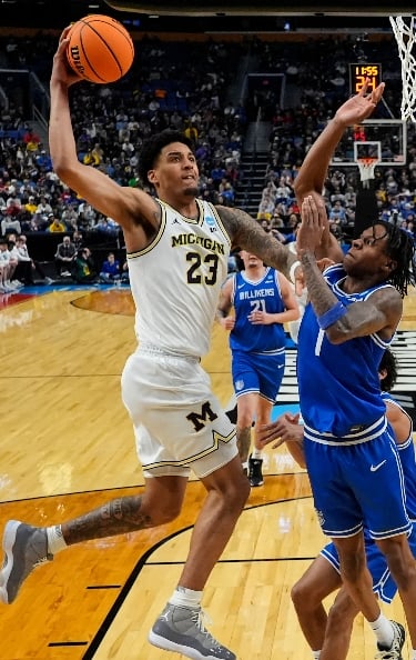 Yaxel Lendeborg logra atención en Michigan