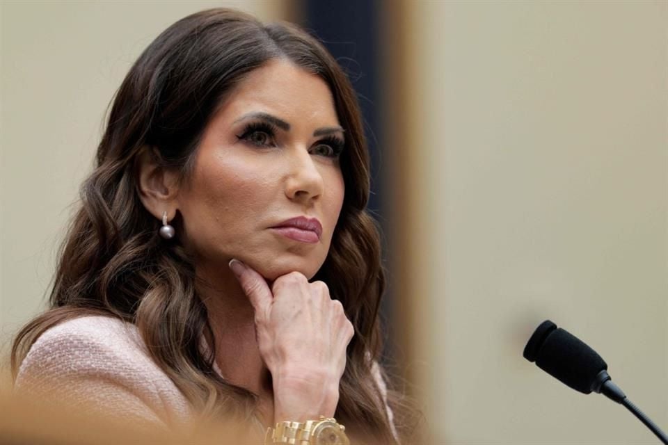 La sorpresiva destitución de Kristi Noem