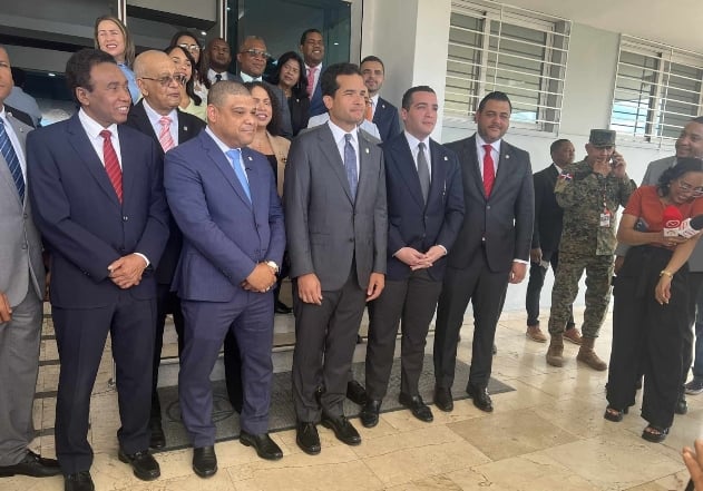 La oposición se une: Lucha por la indexación salarial ante el Tribunal Constitucional