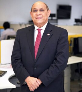 Rafael Santos plantea reformas educativas tras rechazo a fusión con Educación