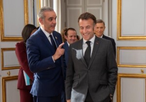 Abinader y Macron: un encuentro que impulsa el transporte en República Dominicana