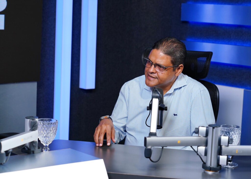 El general retirado del Ejército, Juan Manuel Méndez dijo que el operativo Semana Santa 2026 contará con más de 400 ambulancias. / Fuente externa.