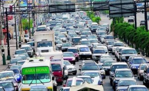 Aumento de combustibles: transportistas no subirán pasajes aún