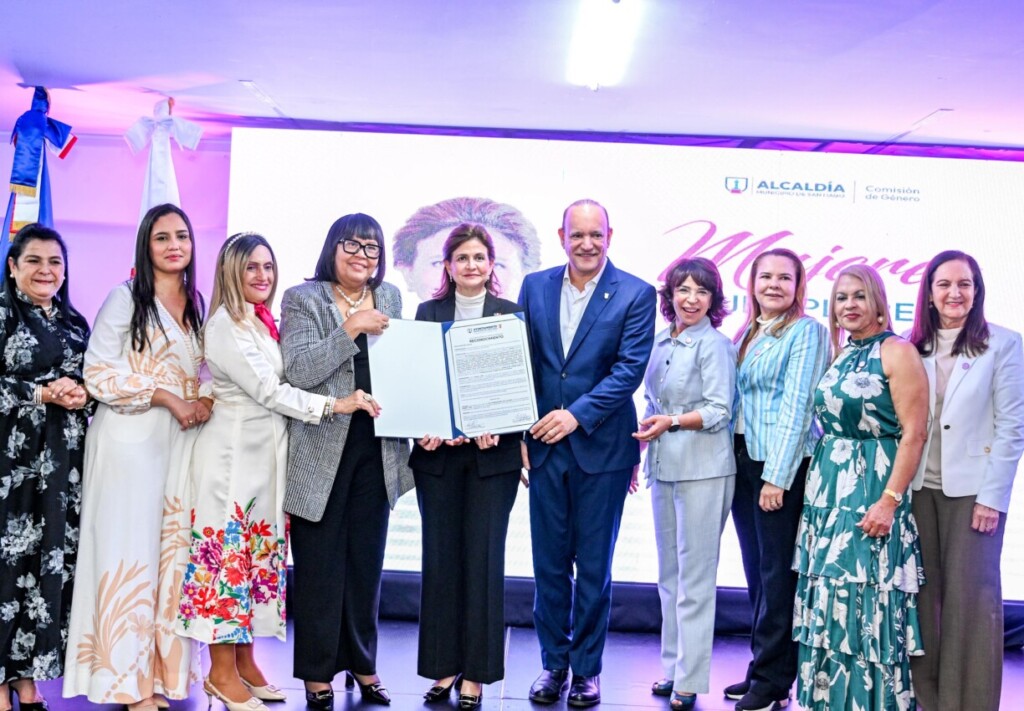 Destacan a Mujeres Ejemplares en Santiago: Un reconocimiento merecido