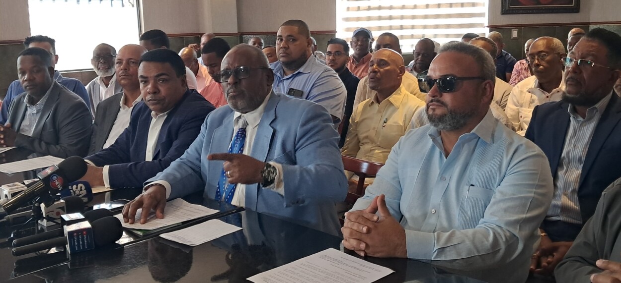 Transportistas asumen sacrificio y mantienen precios de pasajes