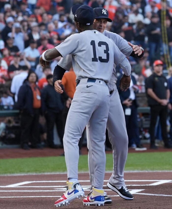 Más allá de su calzado, Chisholm demostró que su velocidad sigue buena al robarse su primera base de la temporada apenas comenzó el encuentro.