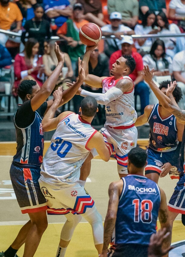 Sameji resiste la embestida de Pueblo Nuevo y da primero en la final del TBS Santiago