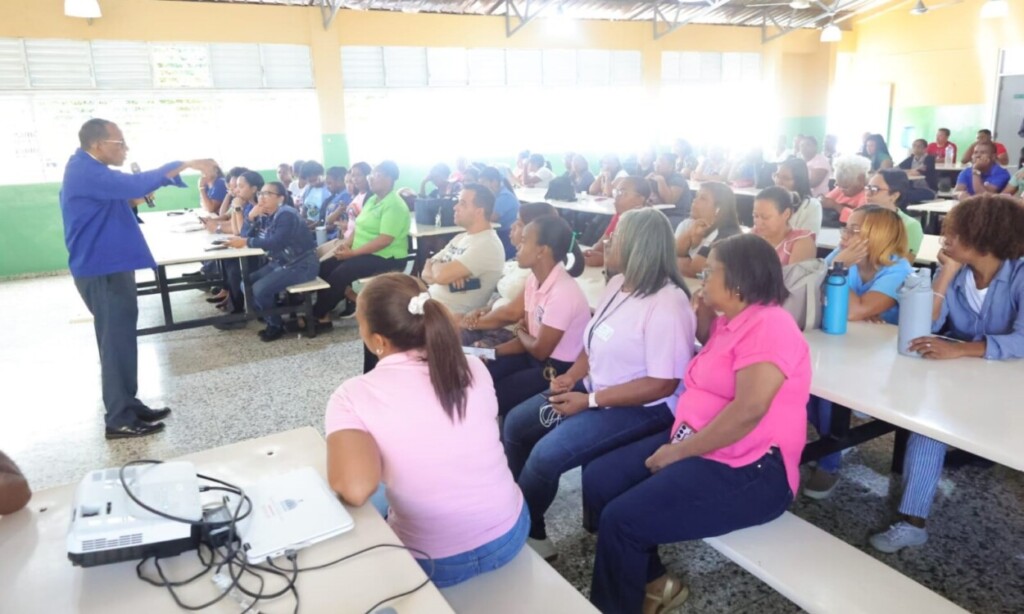 Maestros de tres centros iniciaron el congreso pedagógico de la ADP en la escuela Padre Eulalio Arias./Foto José Francisco