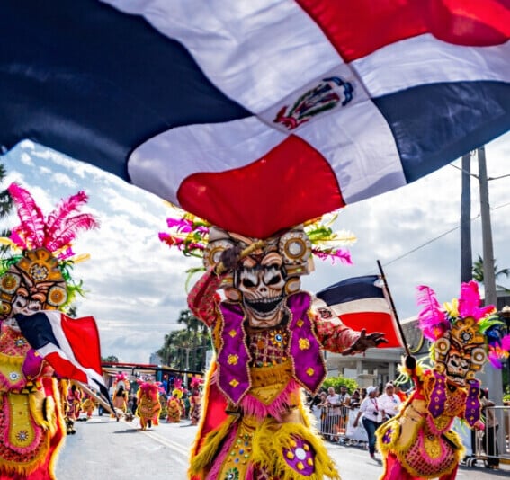 Desfile Nacional de Carnaval en el Malecón: fiesta de tradición y alegría para todos