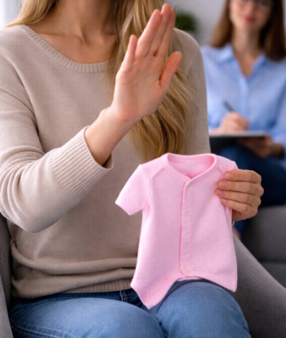 Rusia aconseja a mujeres sin hijos visitar al psicólogo: ¿por qué?