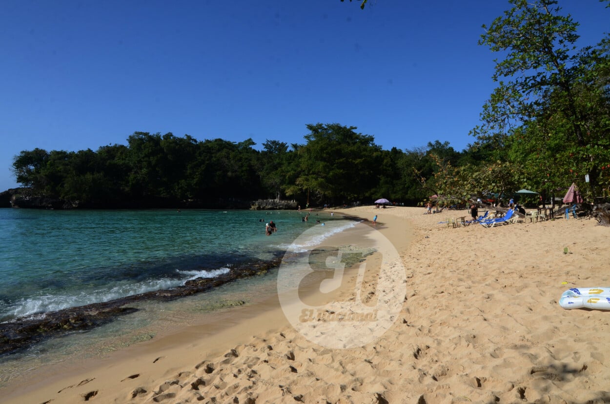 ¿Qué hace especial a Playa Caletón? Una joya oculta en la costa norte