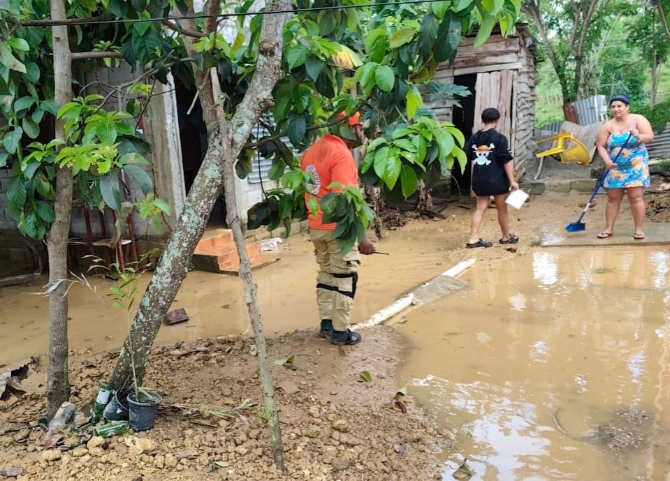 Colapso de tanque en acueducto de Nagua deja viviendas afectadas y cortes de agua
