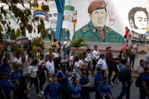Cientos de chavistas marchan en Caracas por la libertad de Maduro y Cilia tras dos meses presos
