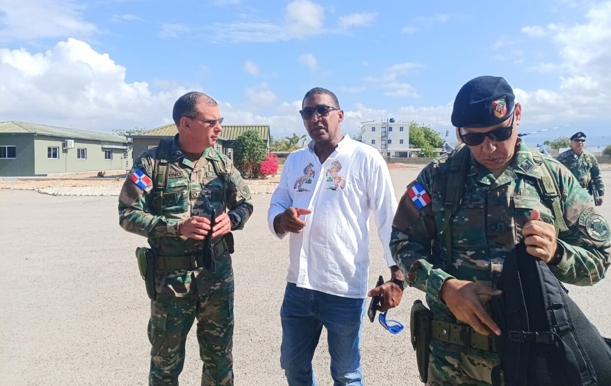 Ejército intensifica supervisión en la frontera con Haití con recorrido terrestre