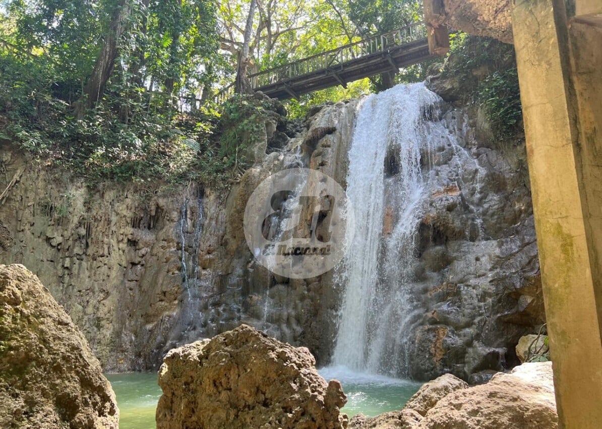 ¿Huyes del tumulto? Ven a El Saltadero, un oasis vertical que ofrece paz y frescura pura en este asueto.