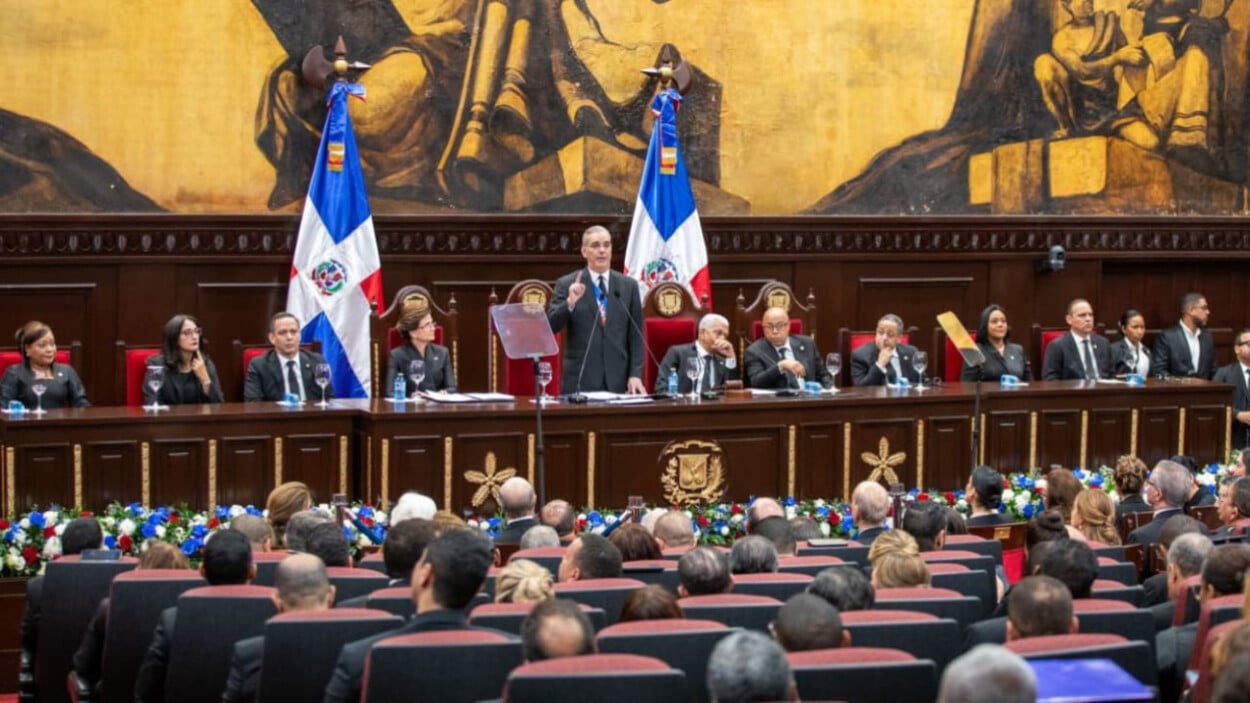 Panorama político en intensa confrontación entre  Gobierno y oposición por cifras e inversión
