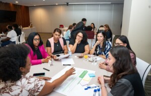 Informe GESI revela desigualdades en el manejo de plásticos y su efecto en mujeres y comunidades