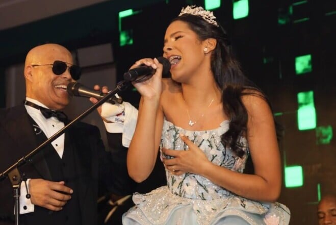 Ana Beatriz recuerda sus 15 años con emotiva reflexión y revive la última felicitación de su padre Rubby Pérez