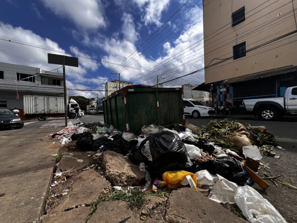 ¿Hasta cuándo el abandono? Mercado-hospedaje Yaque sigue en condiciones críticas