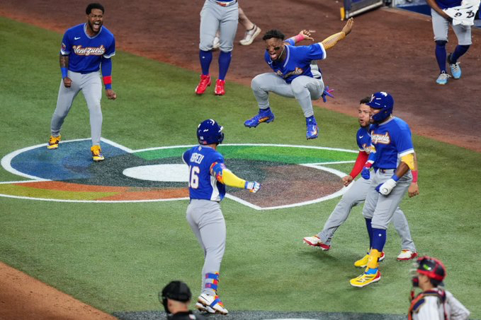 Venezuela elimina a Japón y avanza a la semifinal del Clásico Mundial de Béisbol