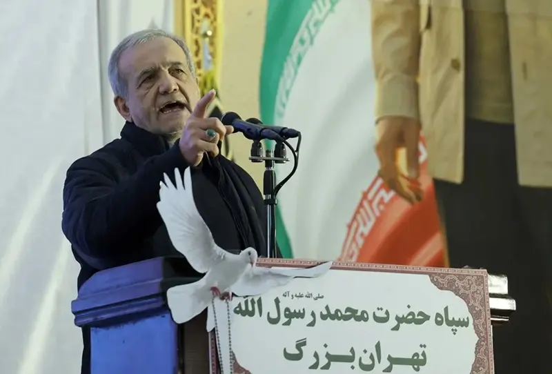 Masud Pezeshkian, afirmó este domingo que el asesinato del líder supremo iraní, el ayatolá Ali Jameneí, constituye una "declaración abierta de guerra contra los musulmanes"