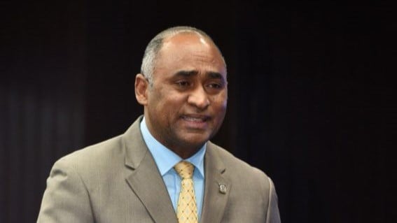 Senador gestiona títulos de propiedad a cientos de familias en Peravia y San Cristóbal