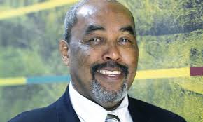 Periodista Carlos Nina Gómez pondrá en circulación su libro número 23